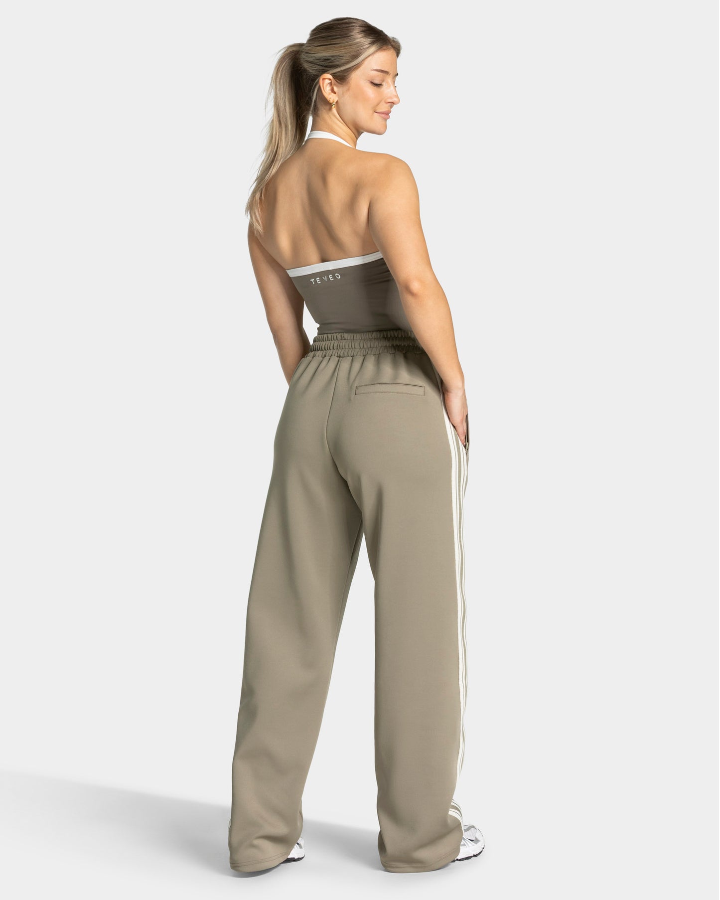 Club Straight Leg Joggers ‘Khaki’