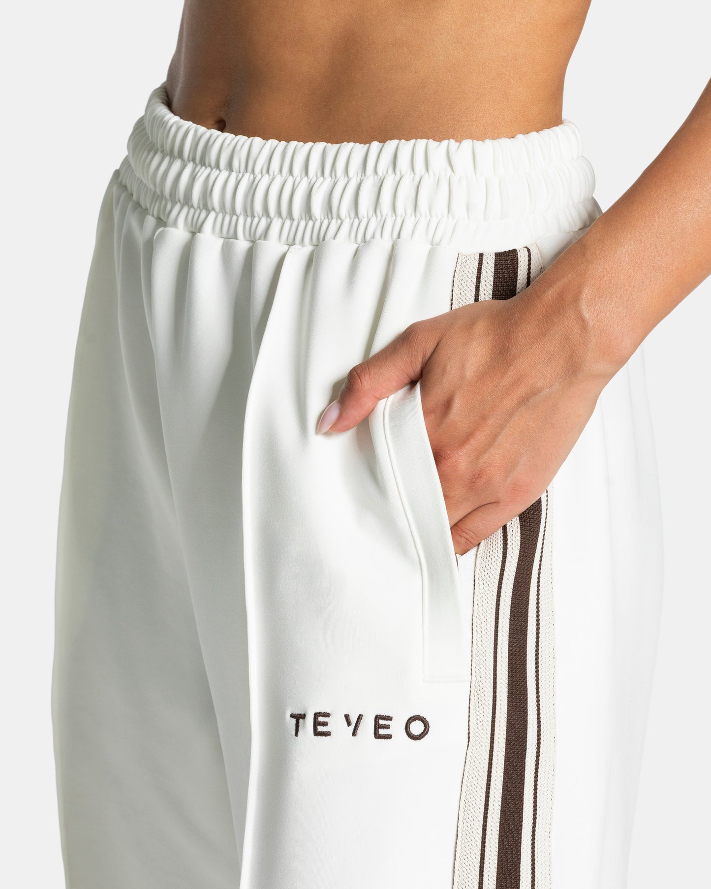 Club Straight Leg Joggers ‘Off White’