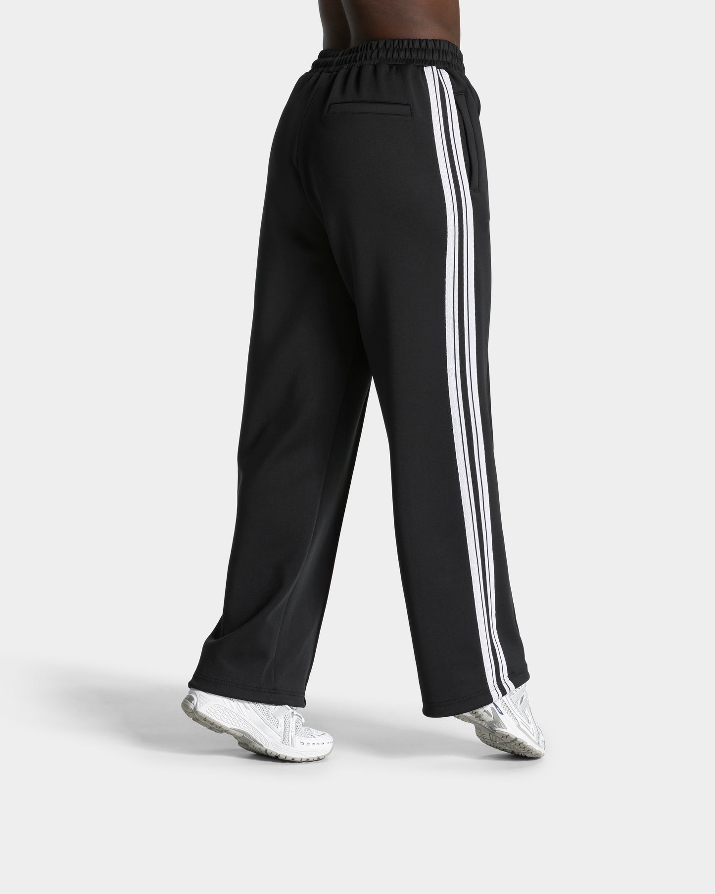 Club Straight Leg Joggers ‘Black’
