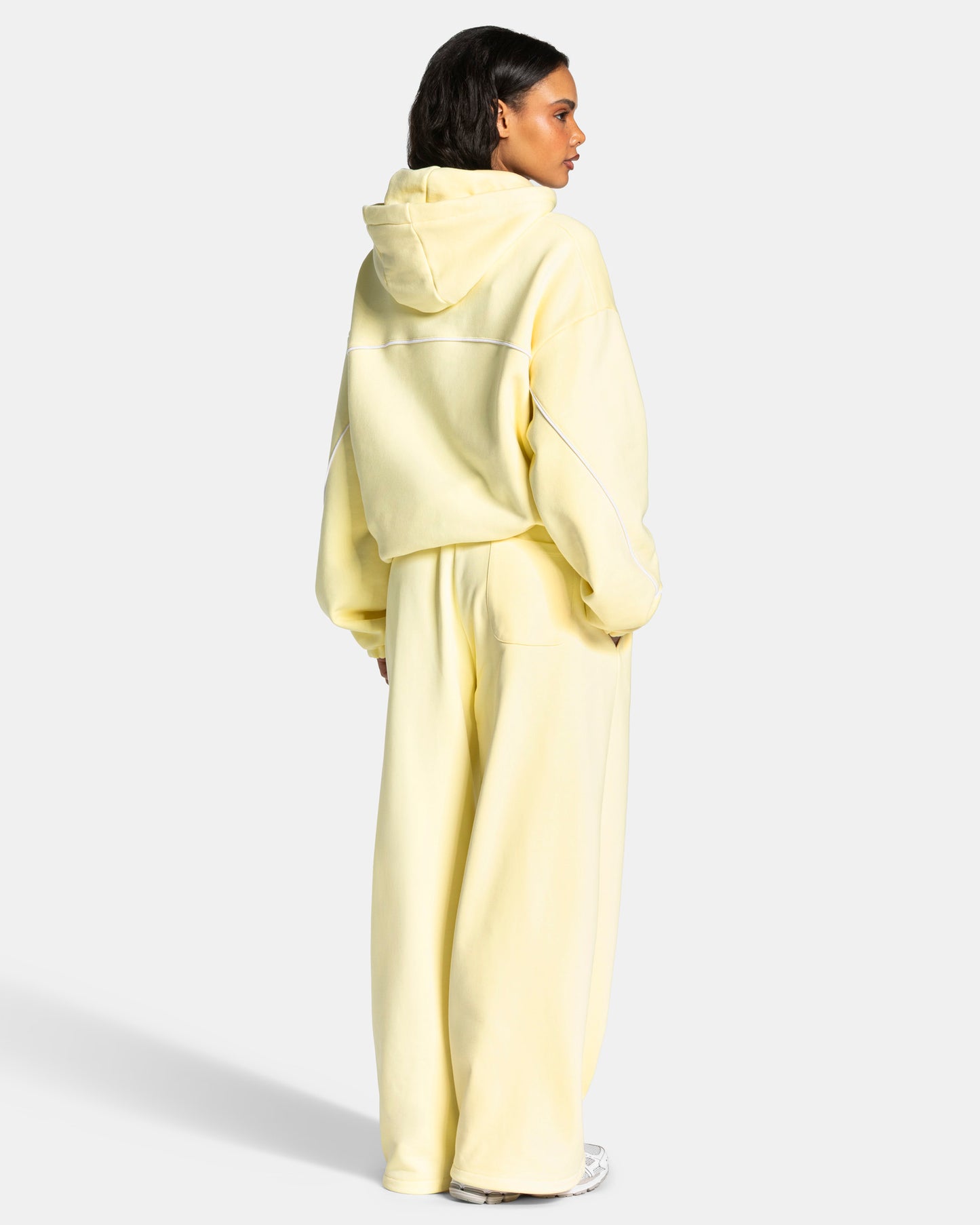 Contrastline Hooded Sweater ‘Butter Yellow’