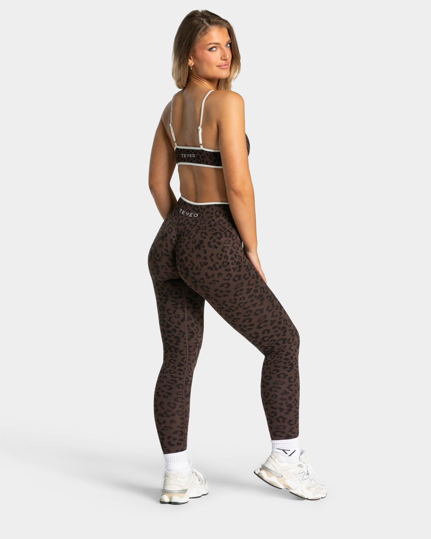 Contrastline Sculpt Scrunch Leggings "Leo Espresso"