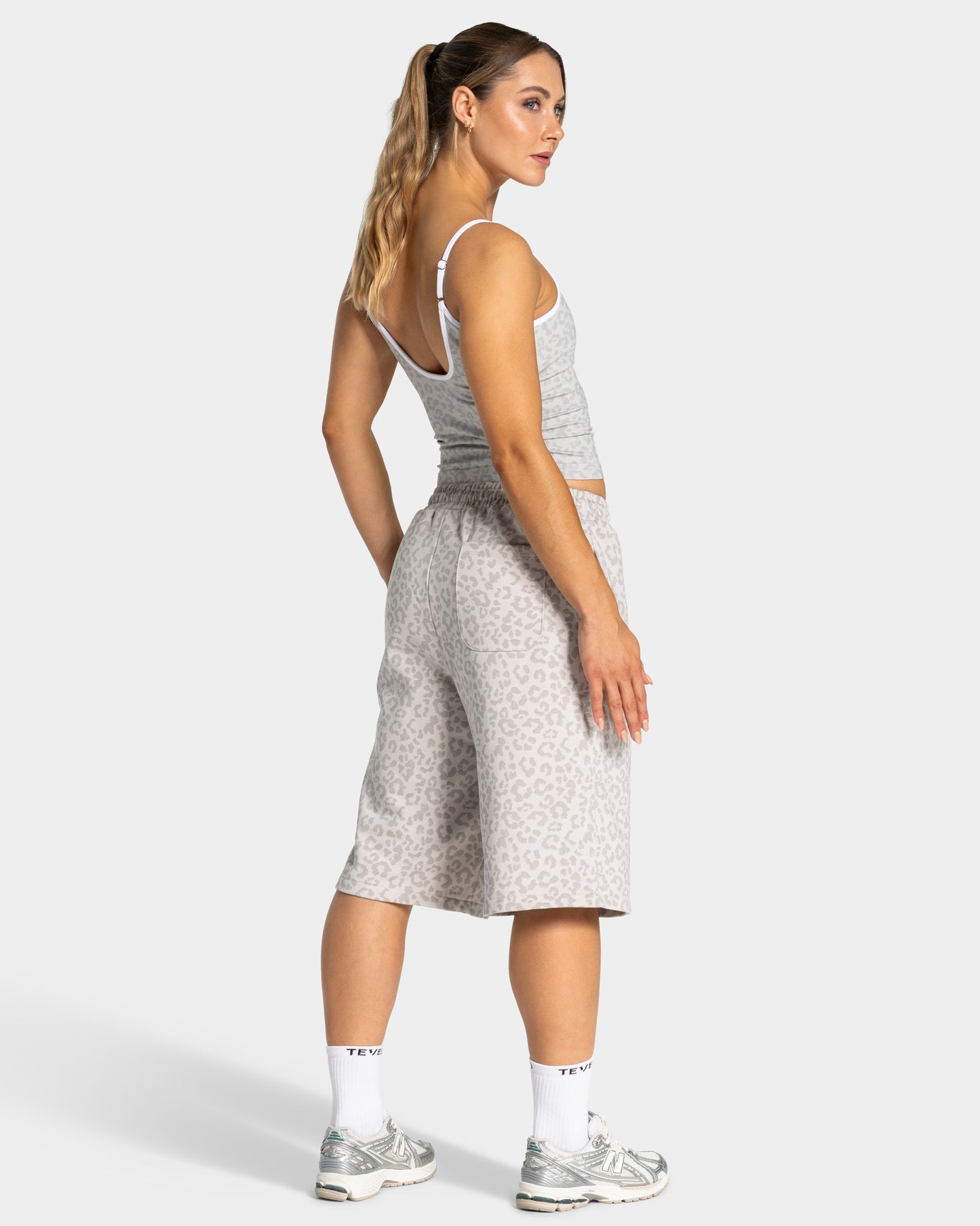 Contrastline Oversized Jorts ‘Light Grey Leopard’