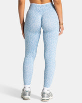 Contrastline Sculpt Scrunch Leggings ‘Baby Blue Leopard’