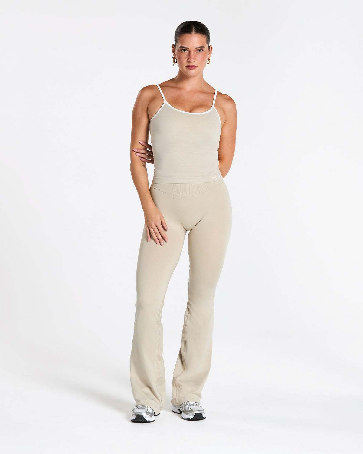 Leggings Sculpt Scrunch Contrastline Flared Tall “Cream"
