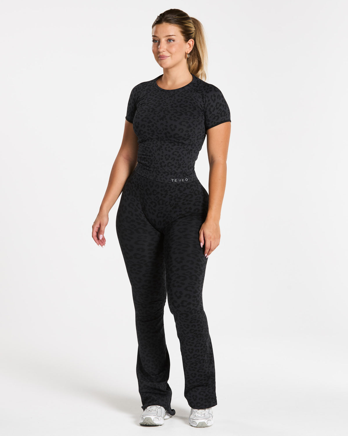 Contrastline Sculpt Scrunch Flared Leggings – Regular ‘Black Leopard’