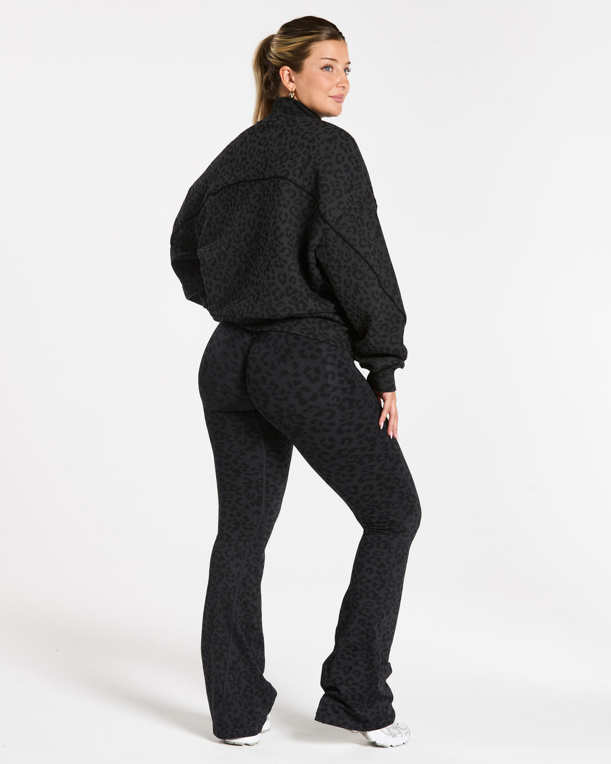 Contrastline Zip Sweater ‘Black Leopard’