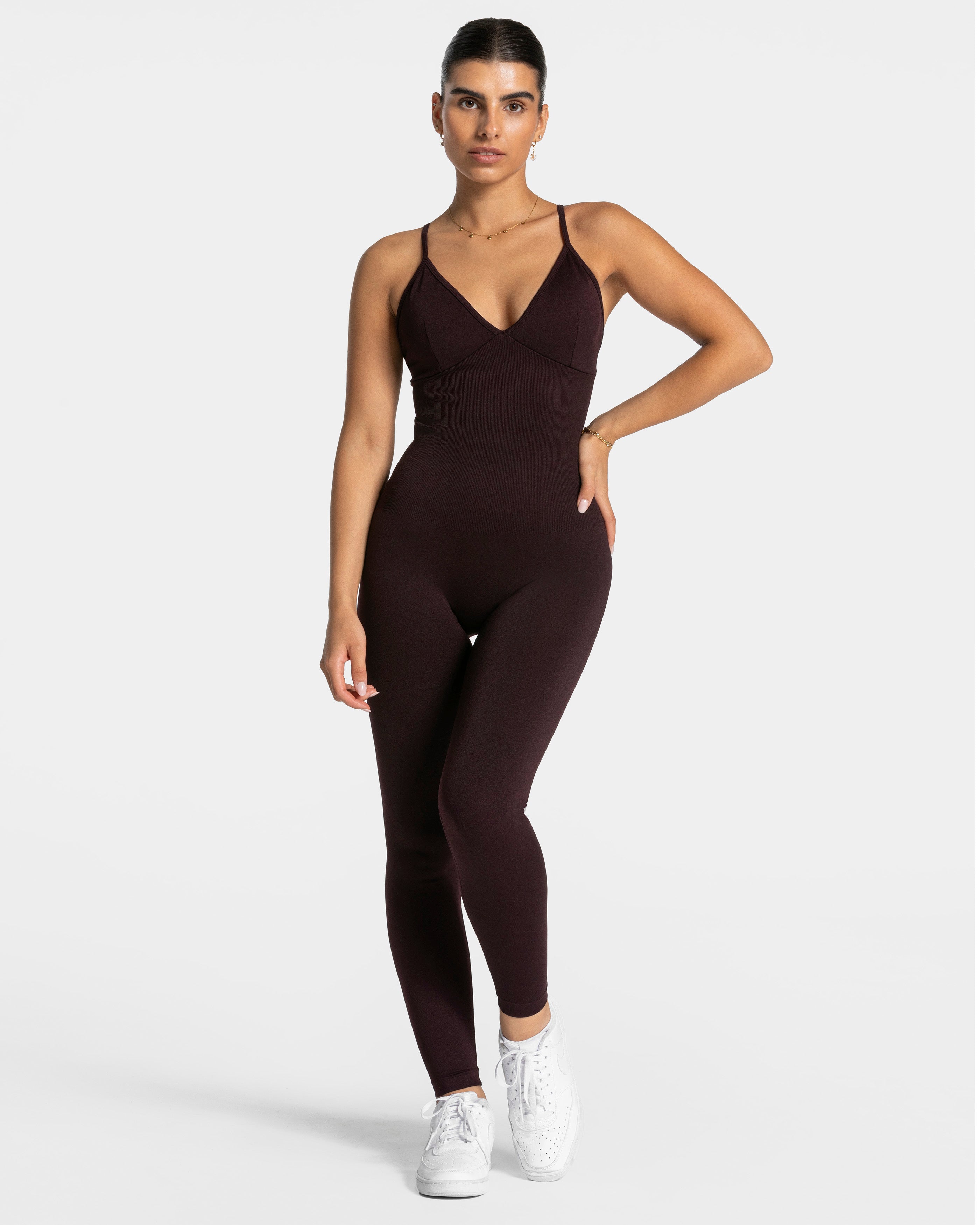Essence V Back Covert Scrunch Jumpsuit "Merlot" TEVEO Official Store Sportbekleidung