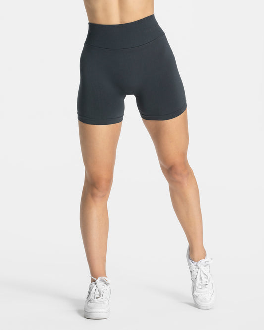 Short dos en V Covert scrunch Essence « Ebony »