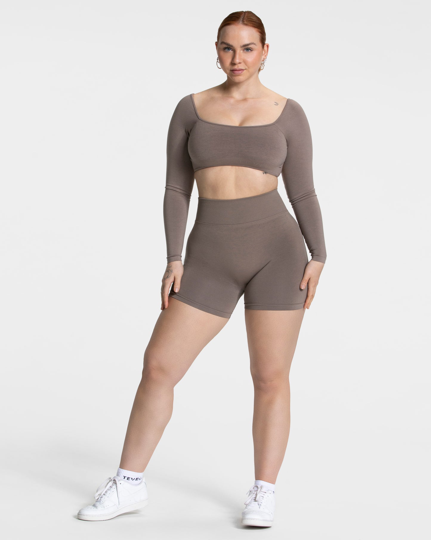 Femme Backless Longsleeve ‘Mocha’