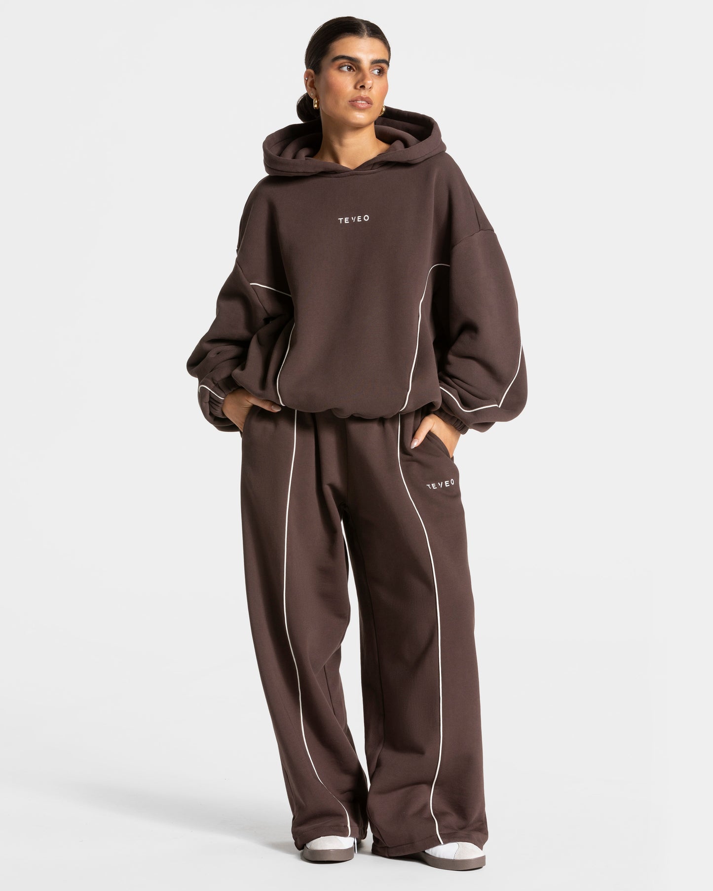 Contrastline Hooded Sweater ‘Espresso’