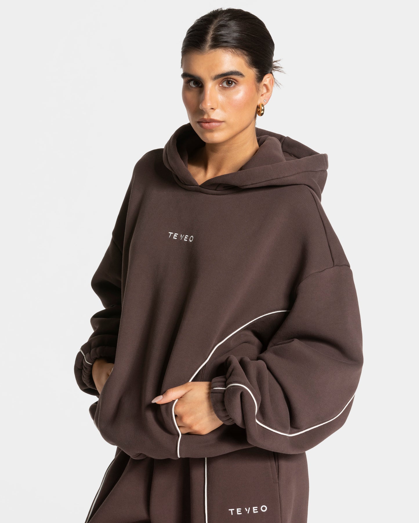 Contrastline Hooded Sweater ‘Espresso’