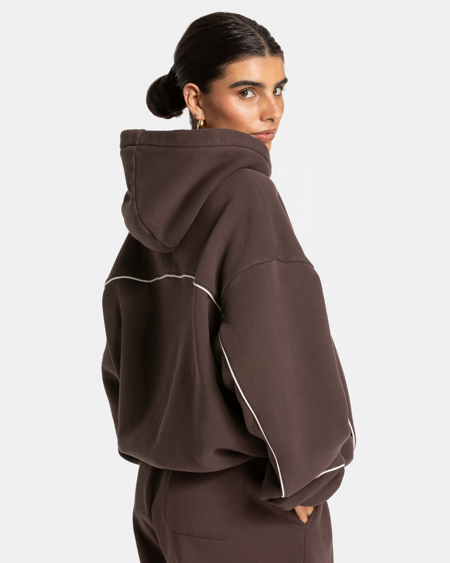 Contrastline Hooded Sweater ‘Espresso’