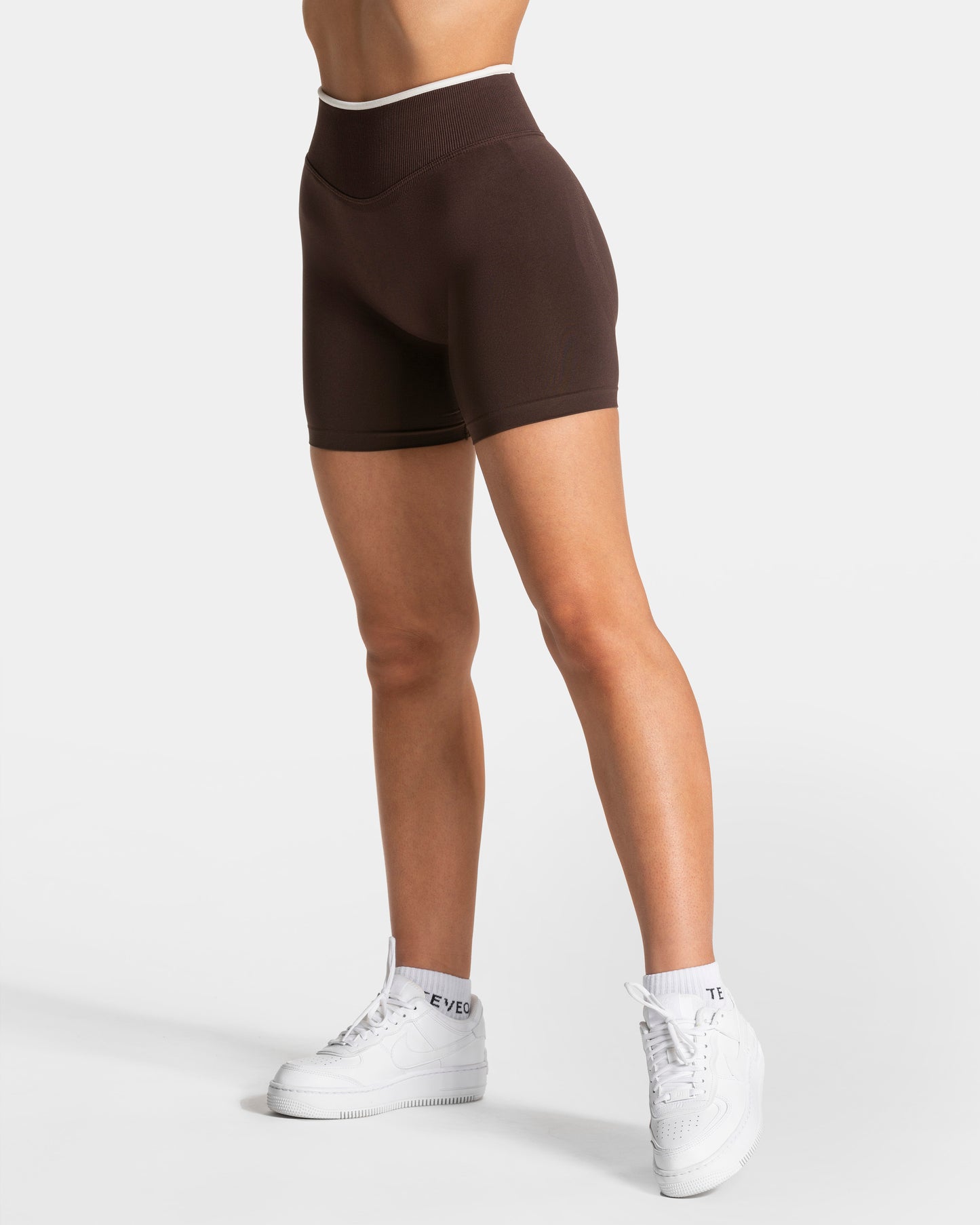 Contrastline Sculpt Scrunch Shorts ‘Espresso’