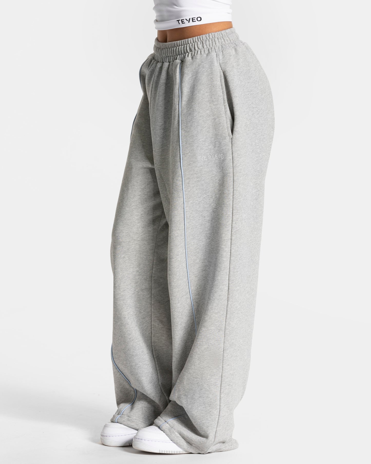 Contrastline Wide Leg Joggers ‘Light Grey’