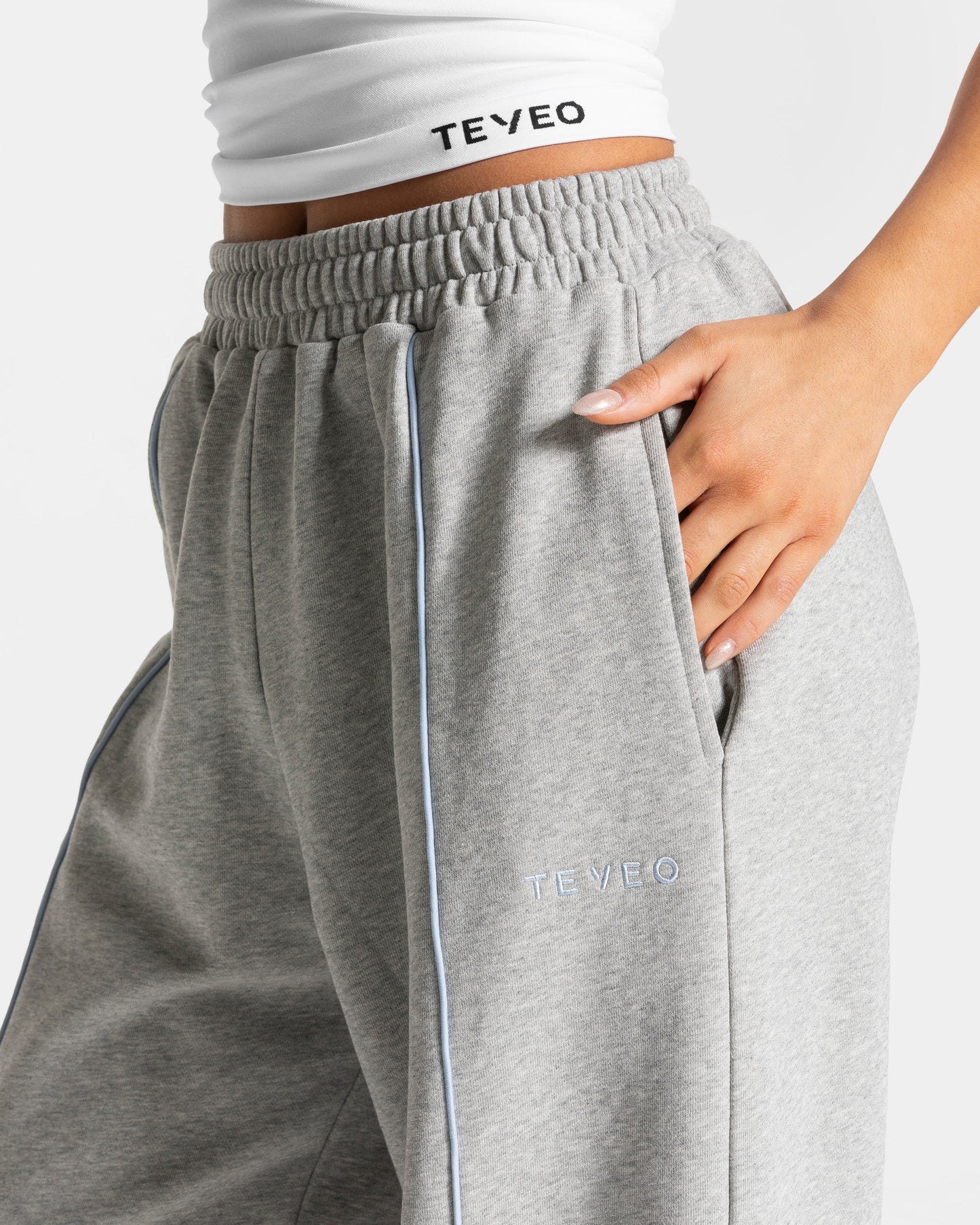 Contrastline Wide Leg Joggers ‘Light Grey’