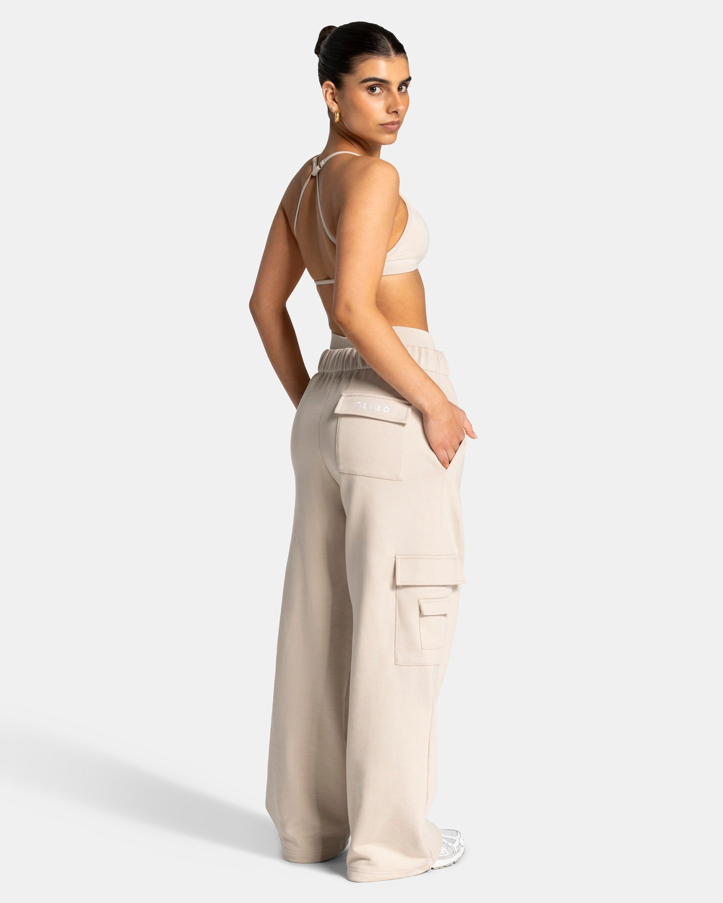 Lift Wide Leg Cargo Joggers ‘Cream’