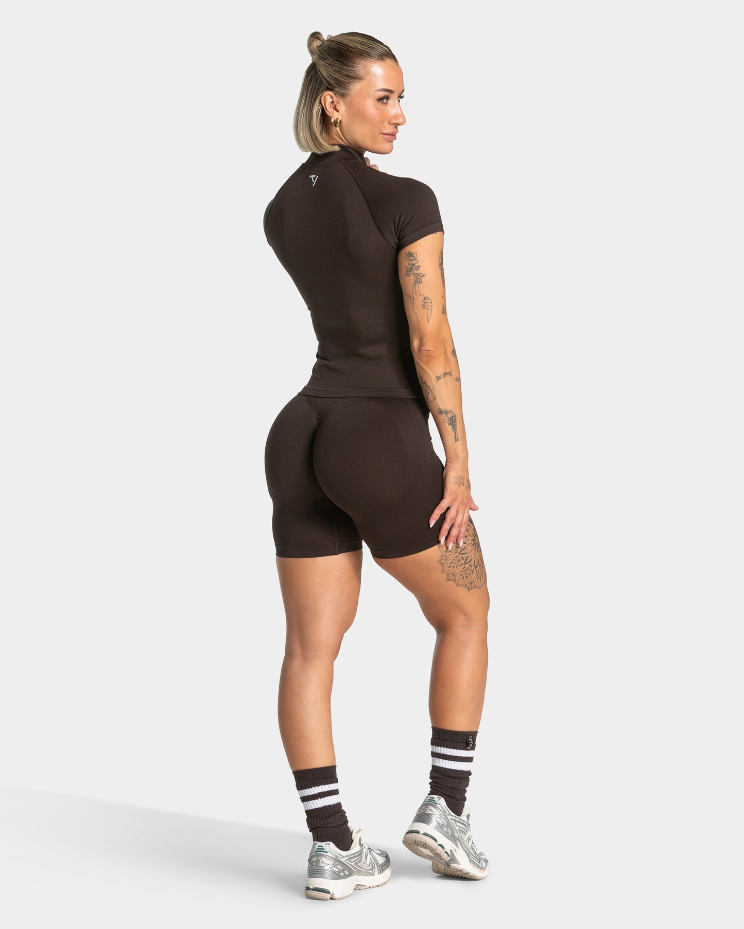 Lift Zip Shortsleeve ‘Dark Chocolate’