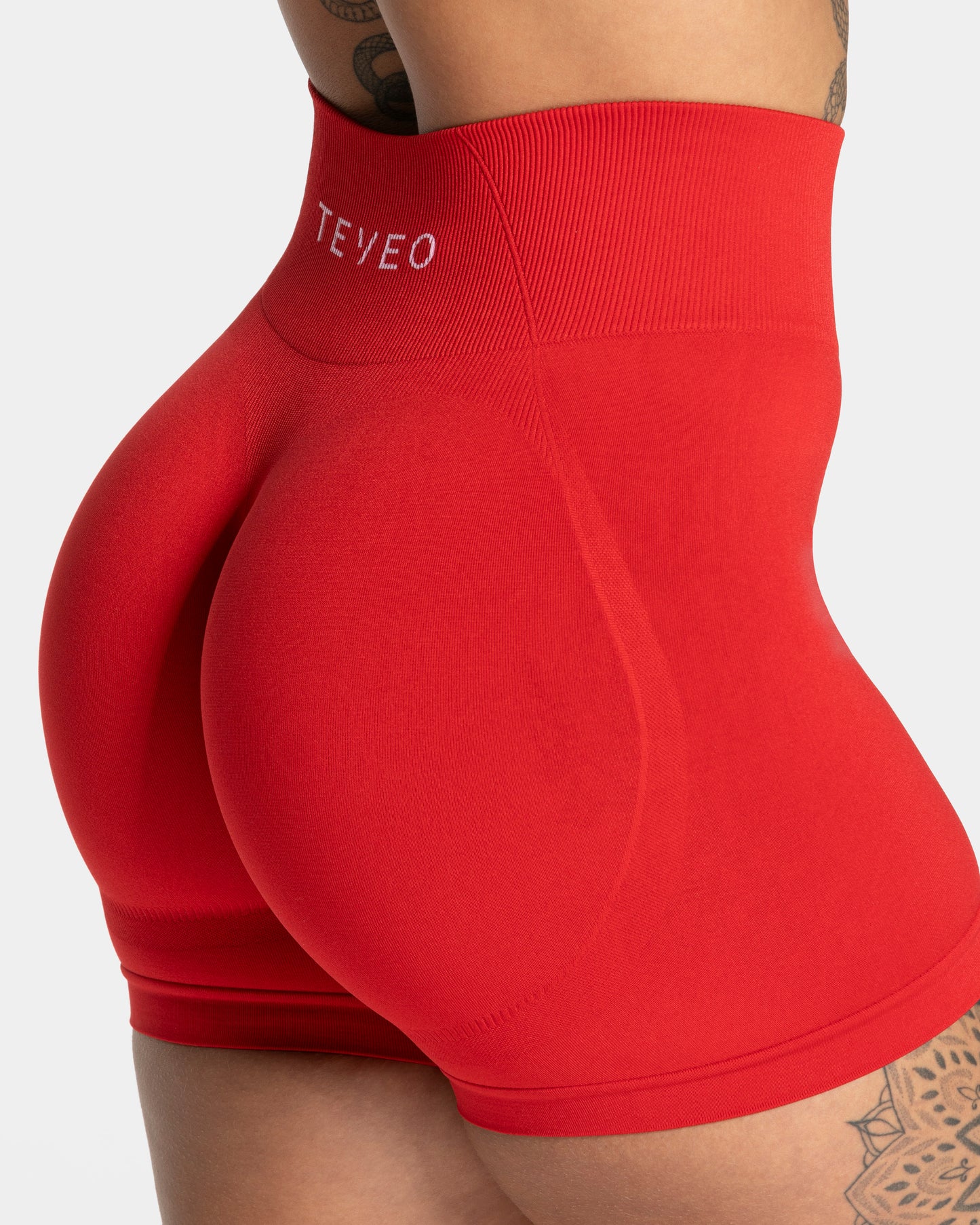 Pure Covert Scrunch Shorts "Rot"