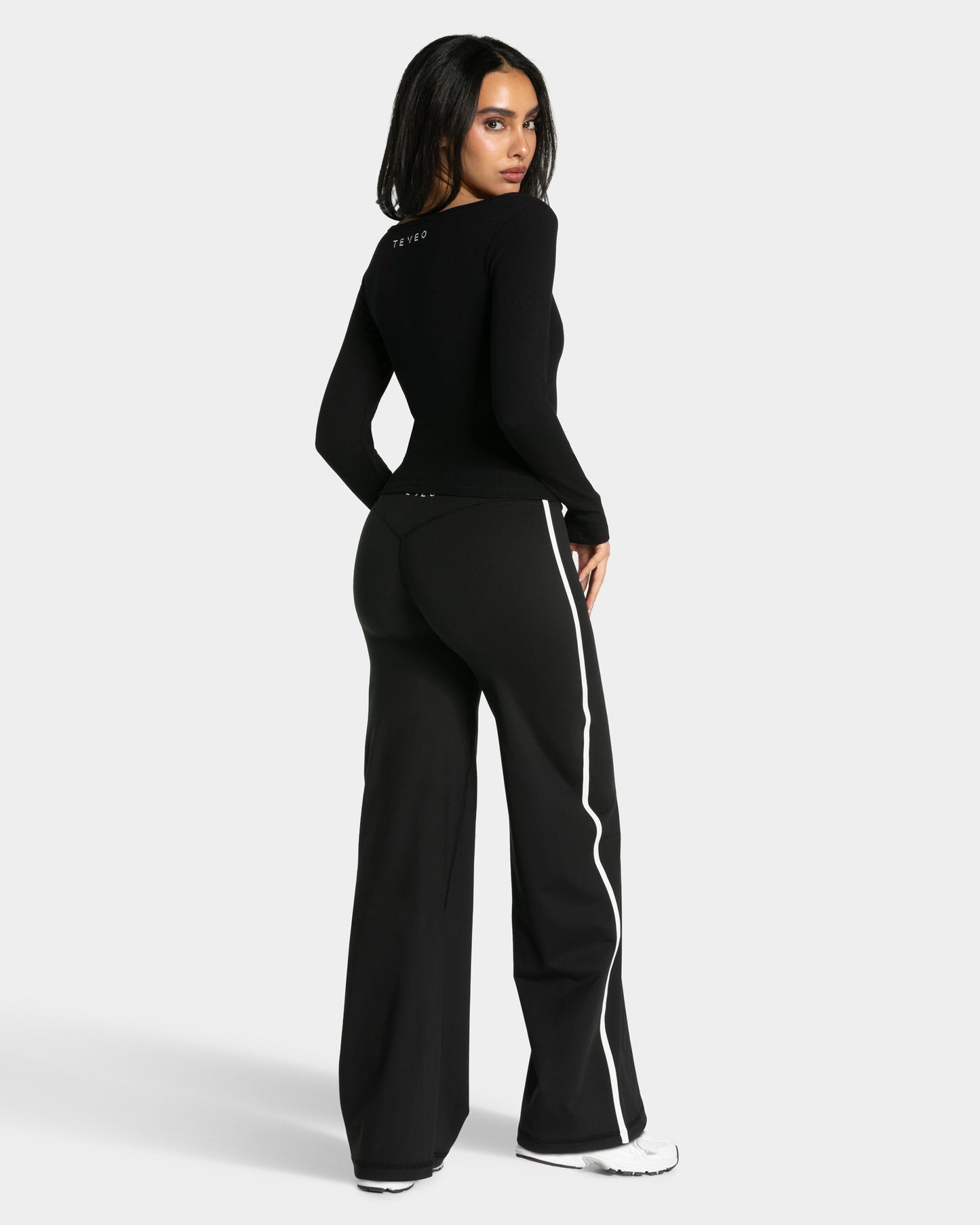 Soft Ribbed Longsleeve ‘Black’