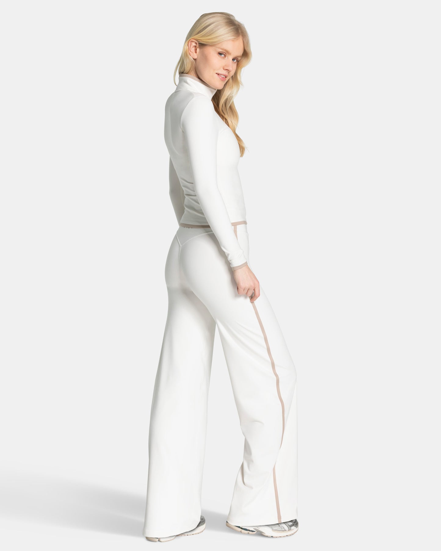 Veste de sport zippée sculptante Soft « Blanc cassé »