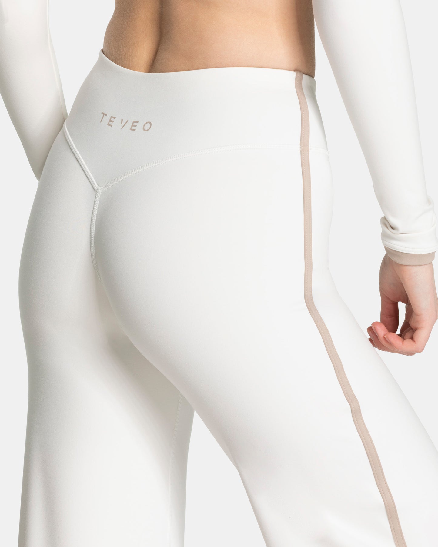 Pantalon à jambe droite standard Soft « Blanc cassé »