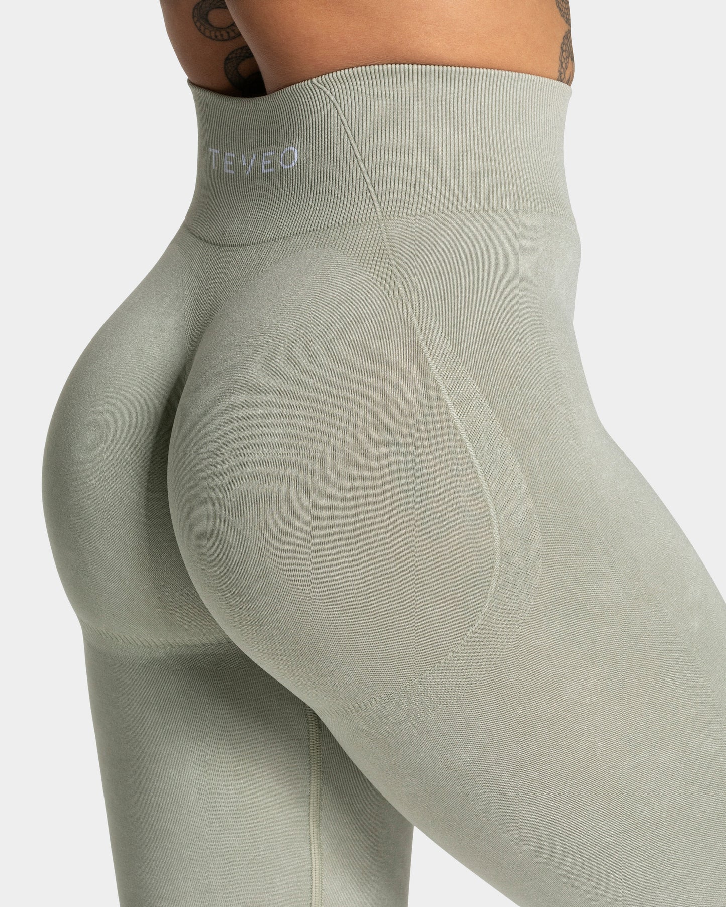 Acid Covert Scrunch Leggings ‘Sage’
