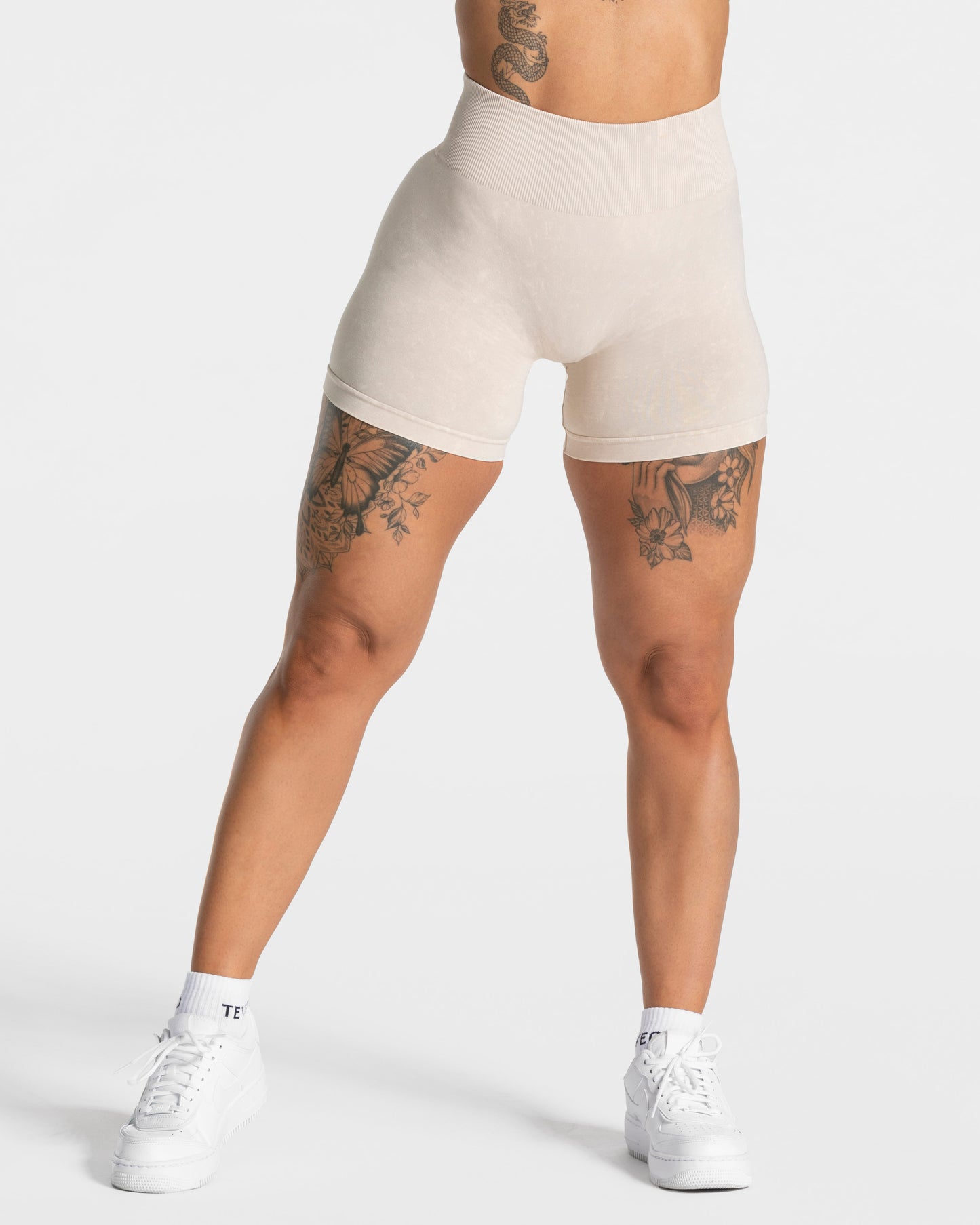 Acid Covert Scrunch Short "Sand"