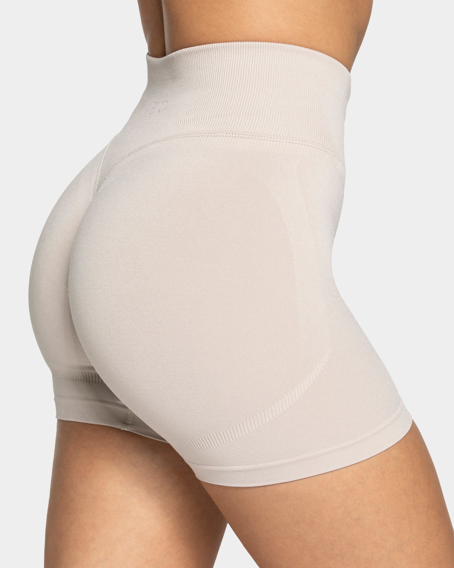 Femme Sculpt Scrunch Shorts ‘Cream’