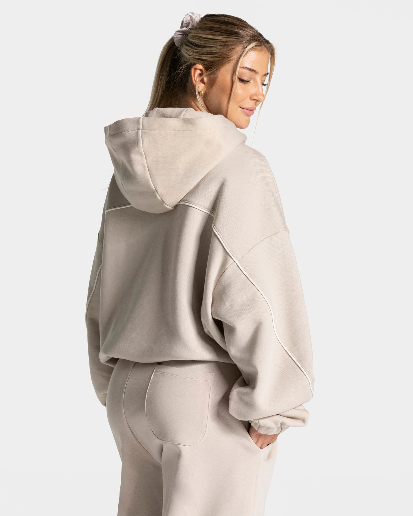 Contrastline Hooded Sweater ‘Cream’