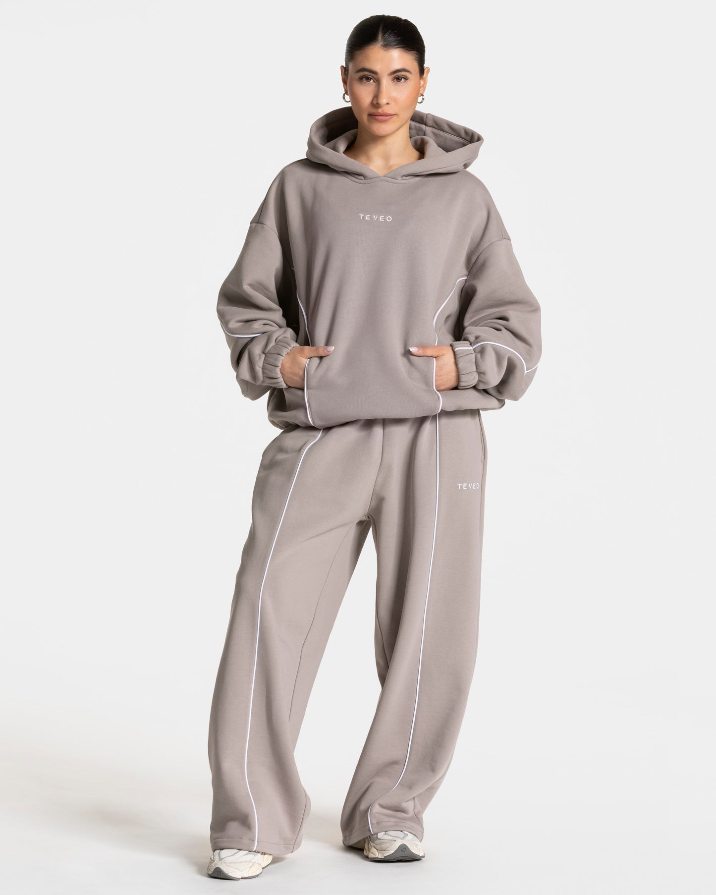 Contrastline Hooded Sweater ‘Stone’