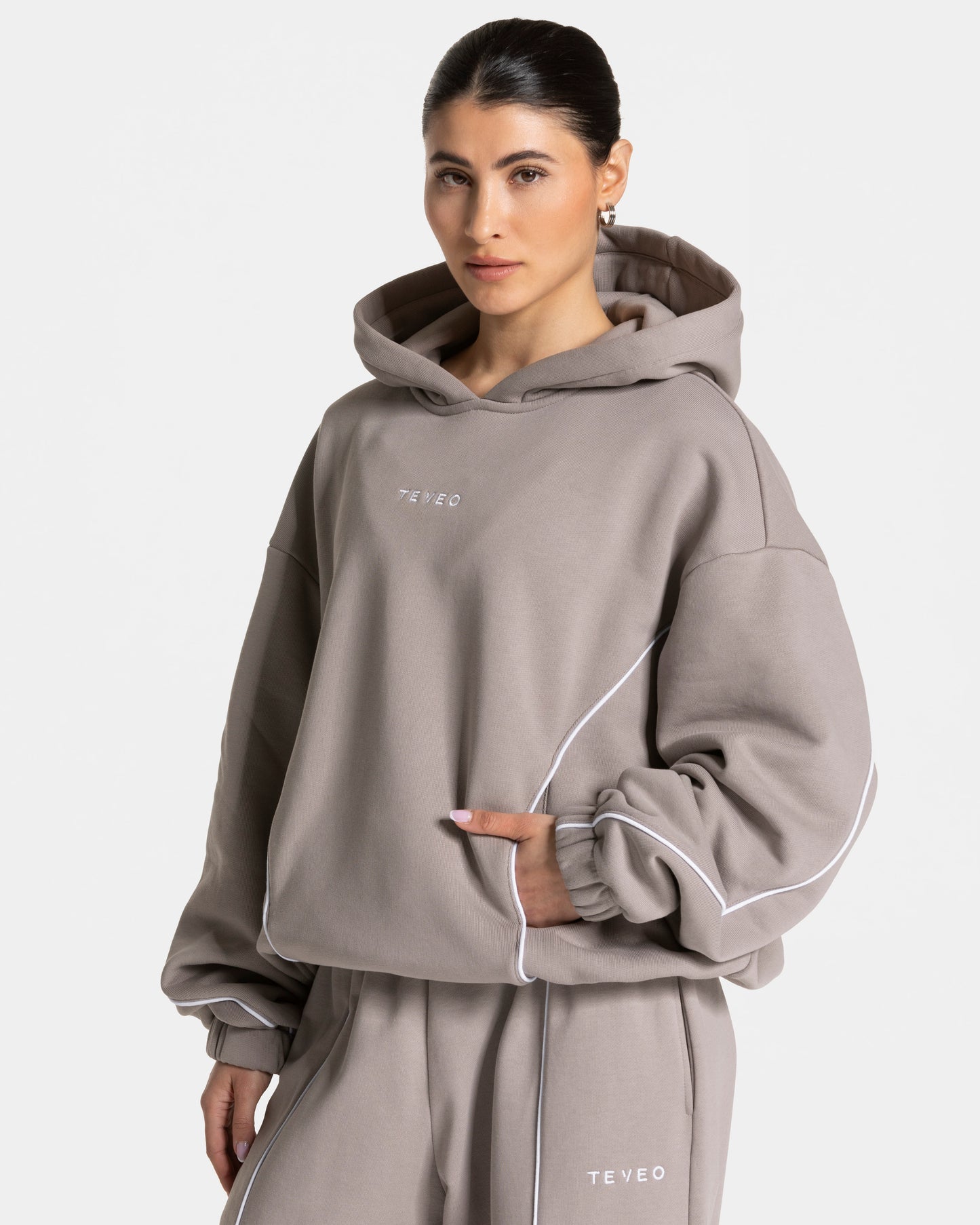 Contrastline Hooded Sweater ‘Stone’