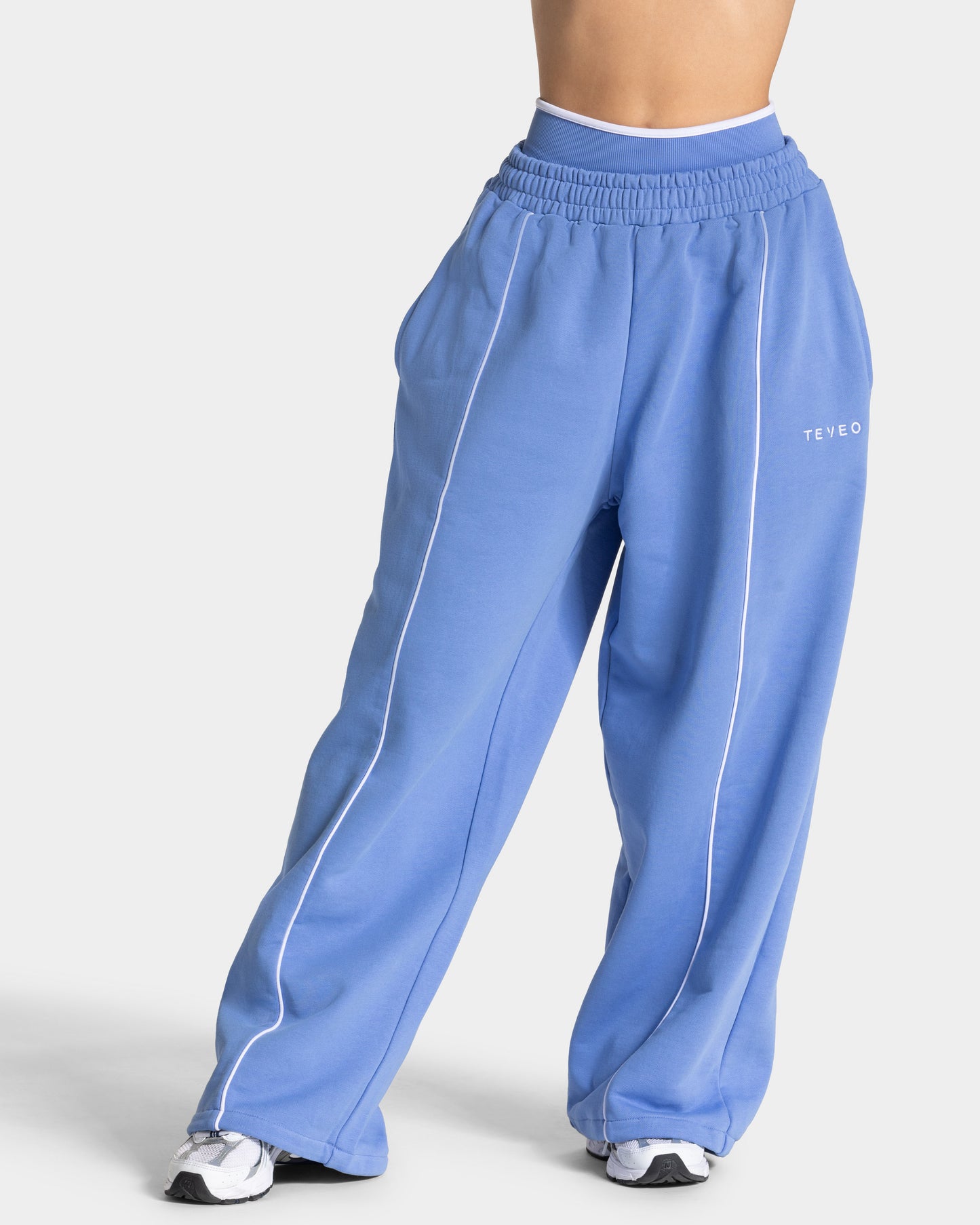 Contrastline Wide Leg Joggers ‘Azure’