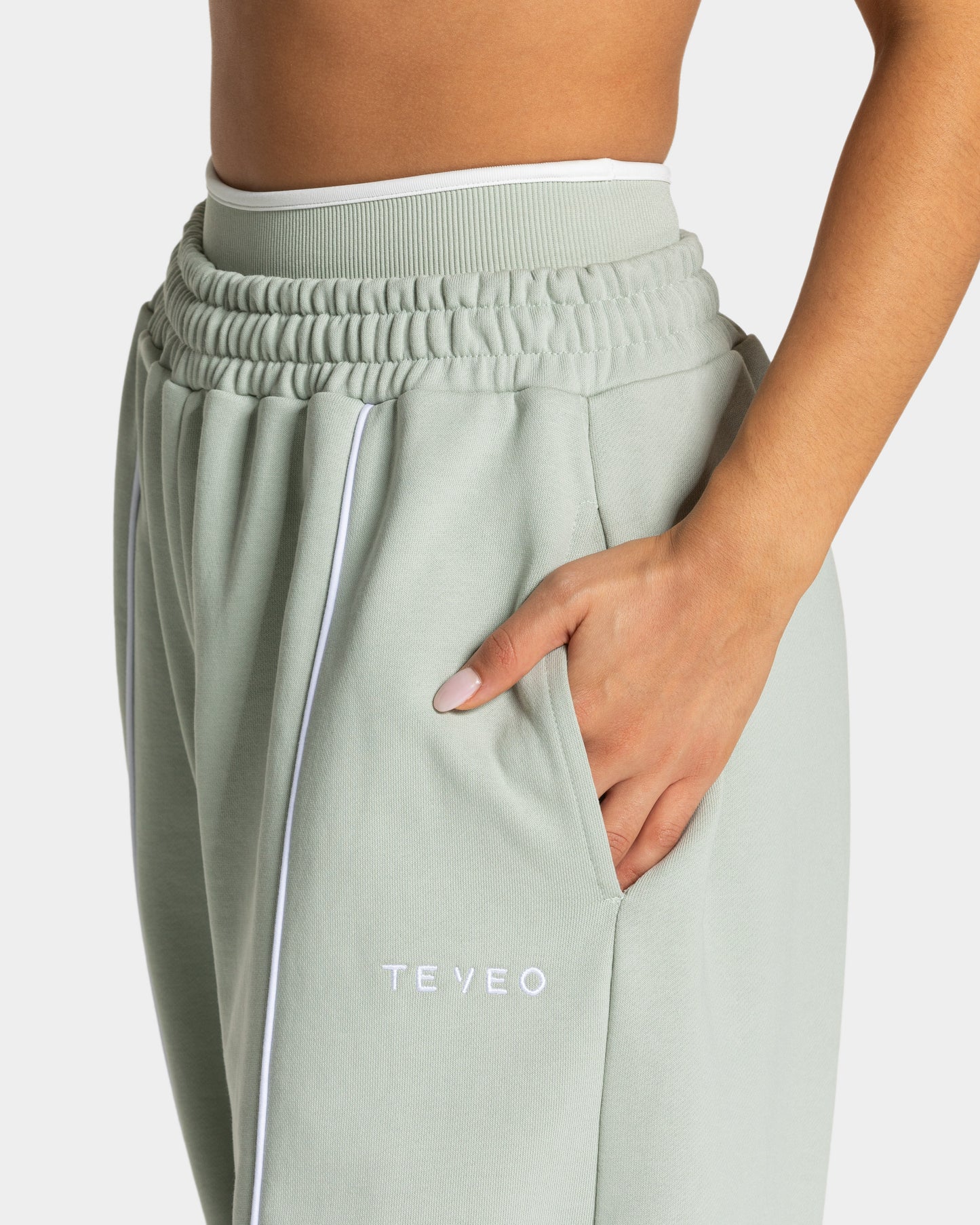 Contrastline Wide Leg Joggers ‘Pistachio’