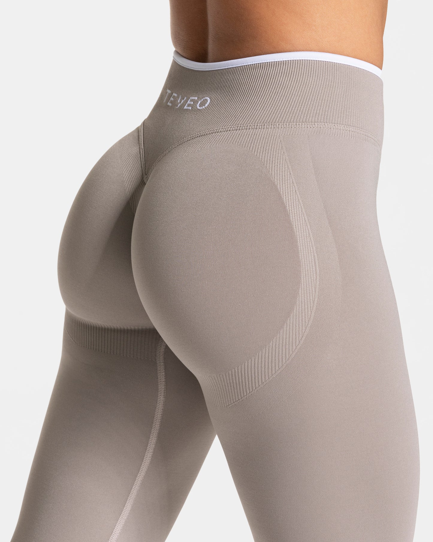 Contrastline Sculpt Scrunch Leggings "Stone"