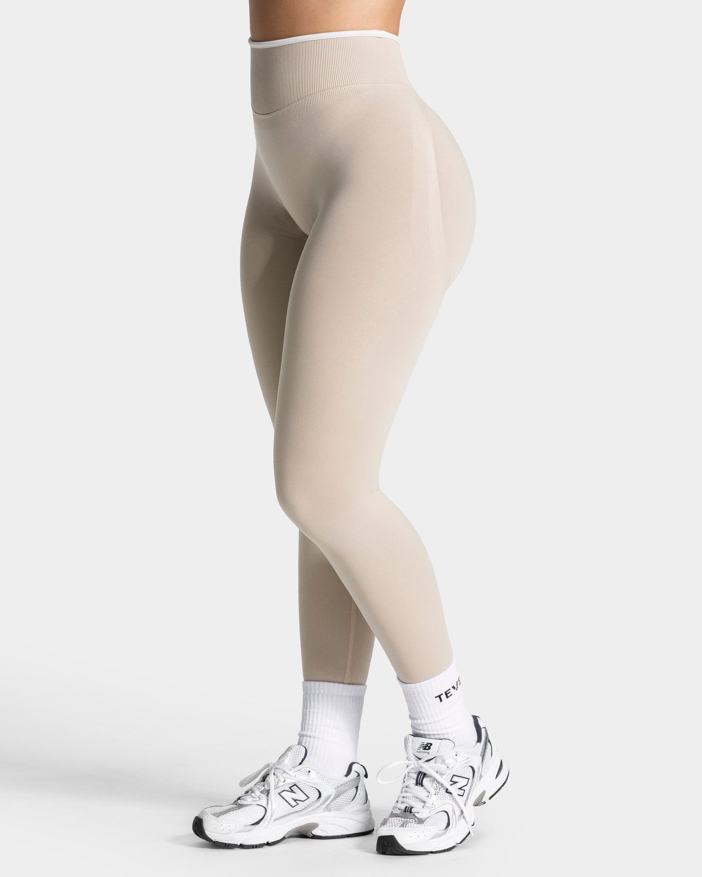 Contrastline Sculpt Scrunch Leggings ‘Cream’