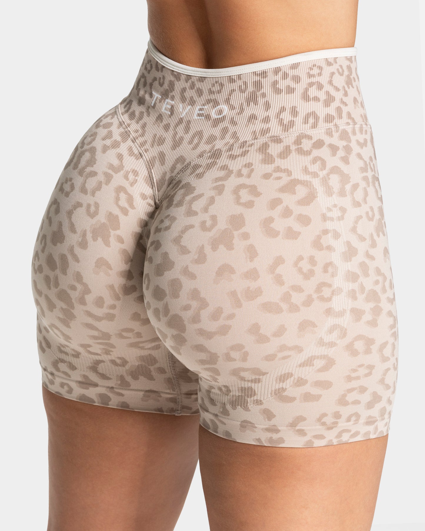 Contrastline Sculpt Scrunch Shorts ‘Leopard Print’