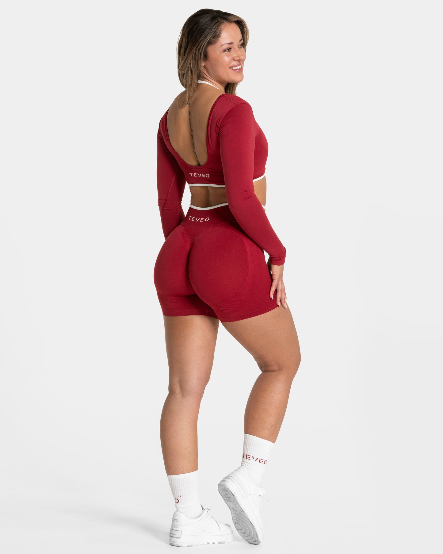 Contrastline Sculpt Scrunch Shorts "Cherry"