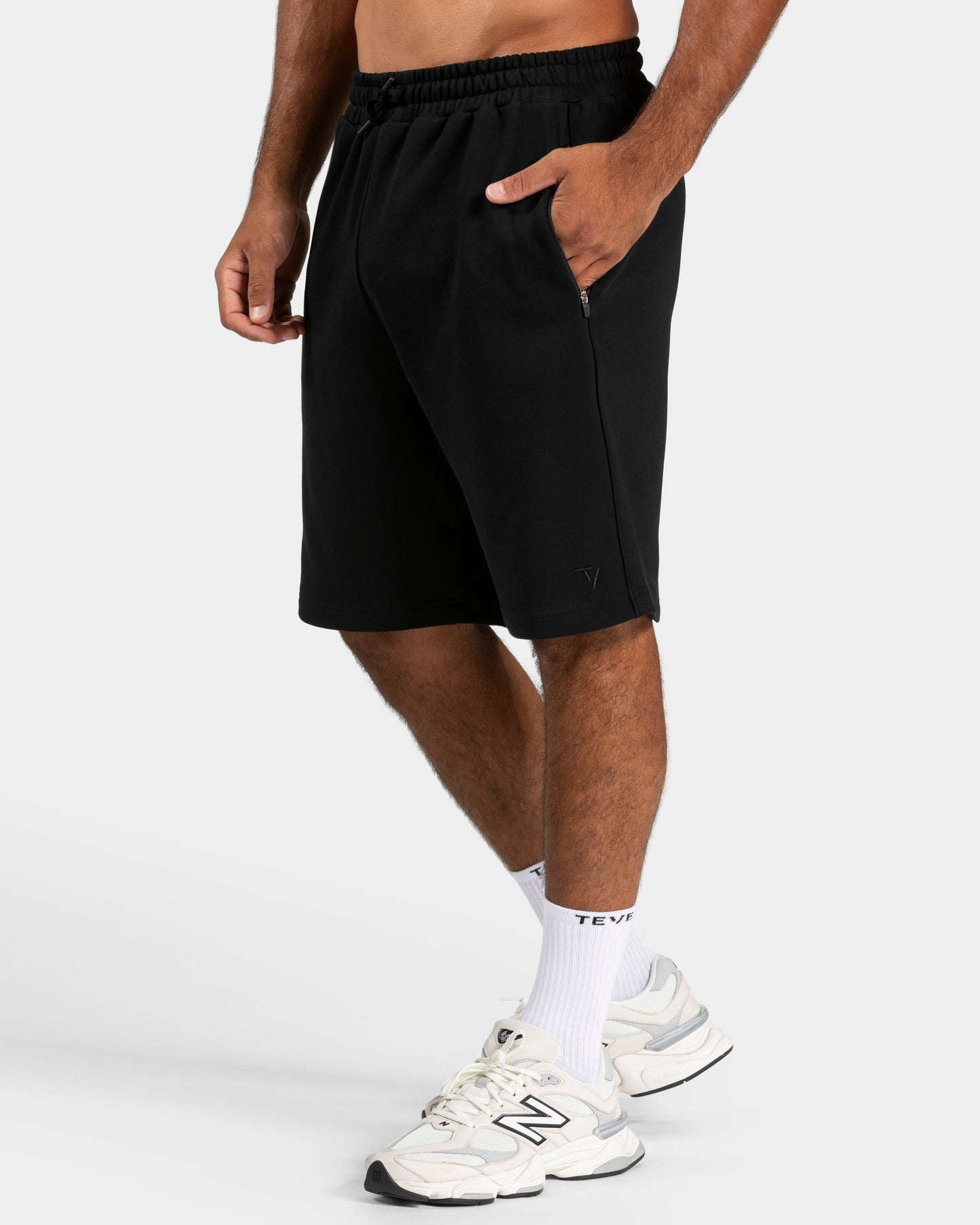Contrastline Shorts ‘Black’