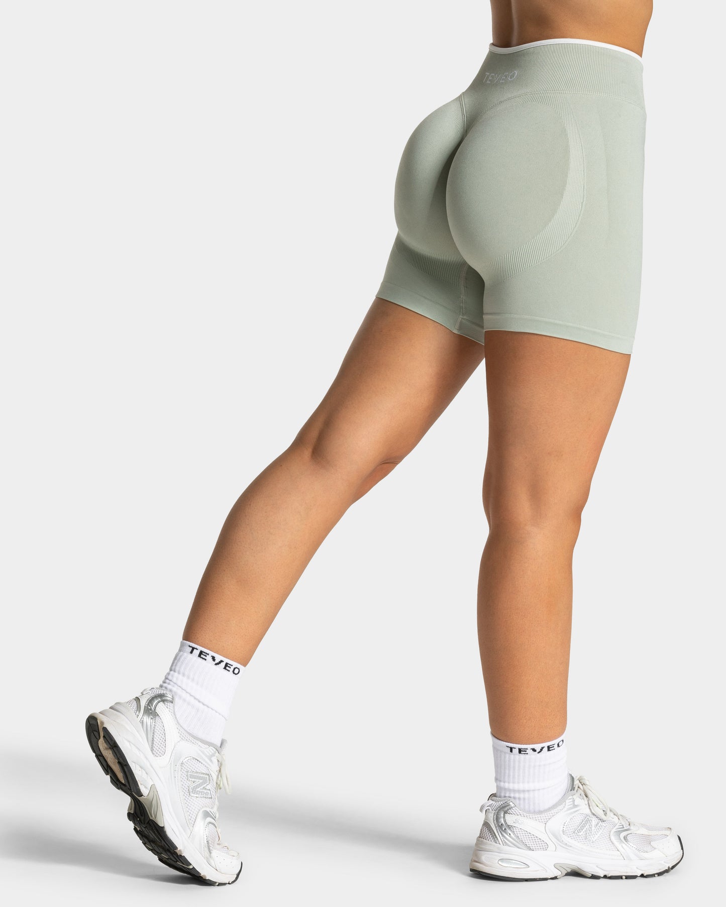 Contrastline Sculpt Scrunch Shorts ‘Pistachio’