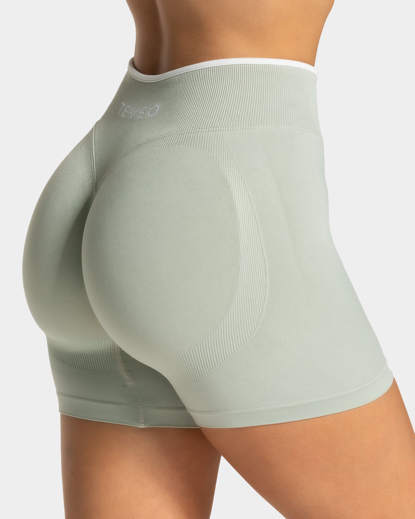 Contrastline Sculpt Scrunch Shorts ‘Pistachio’