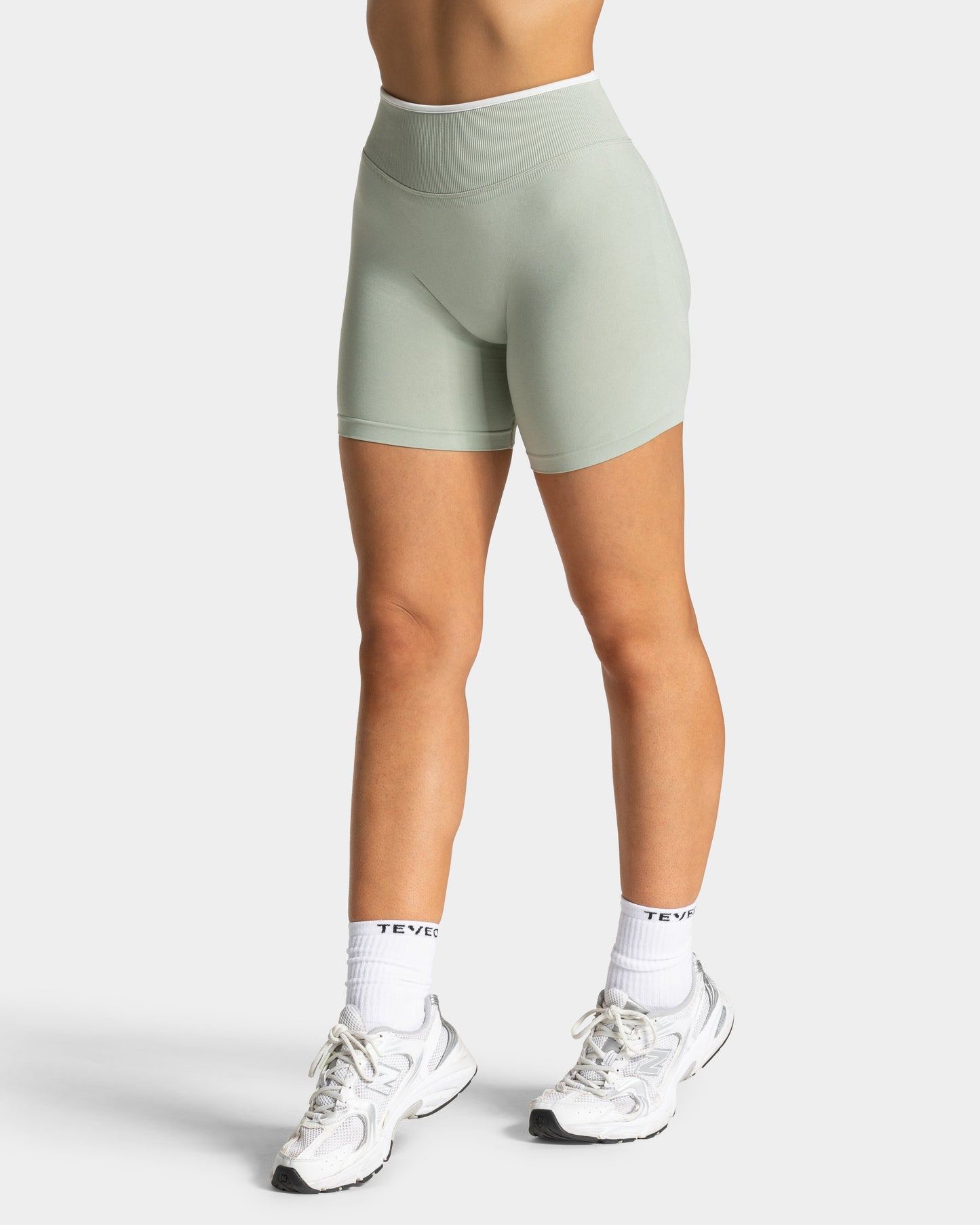 Contrastline Sculpt Scrunch Shorts ‘Pistachio’
