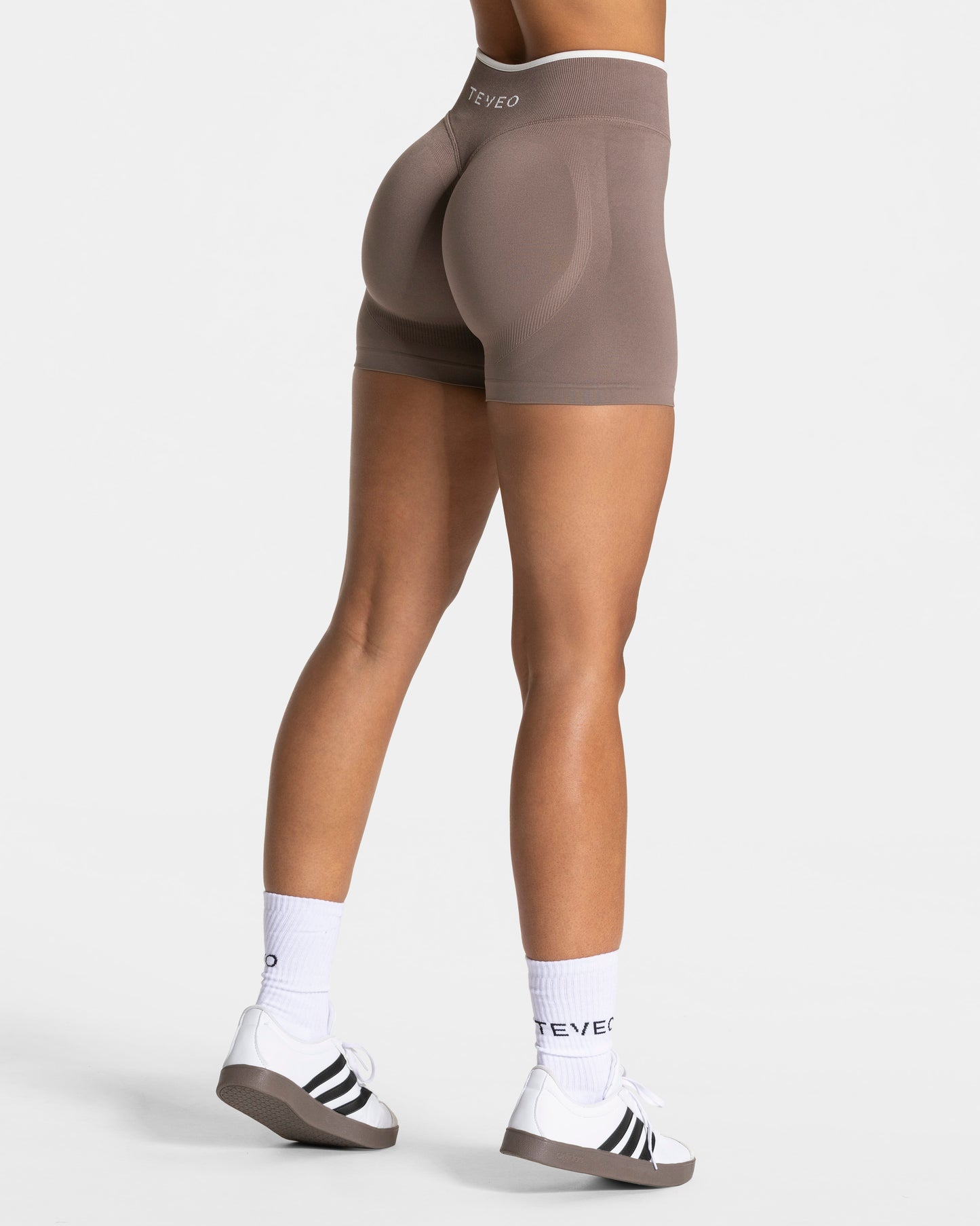 Contrastline Sculpt Scrunch Shorts ‘Mocha’