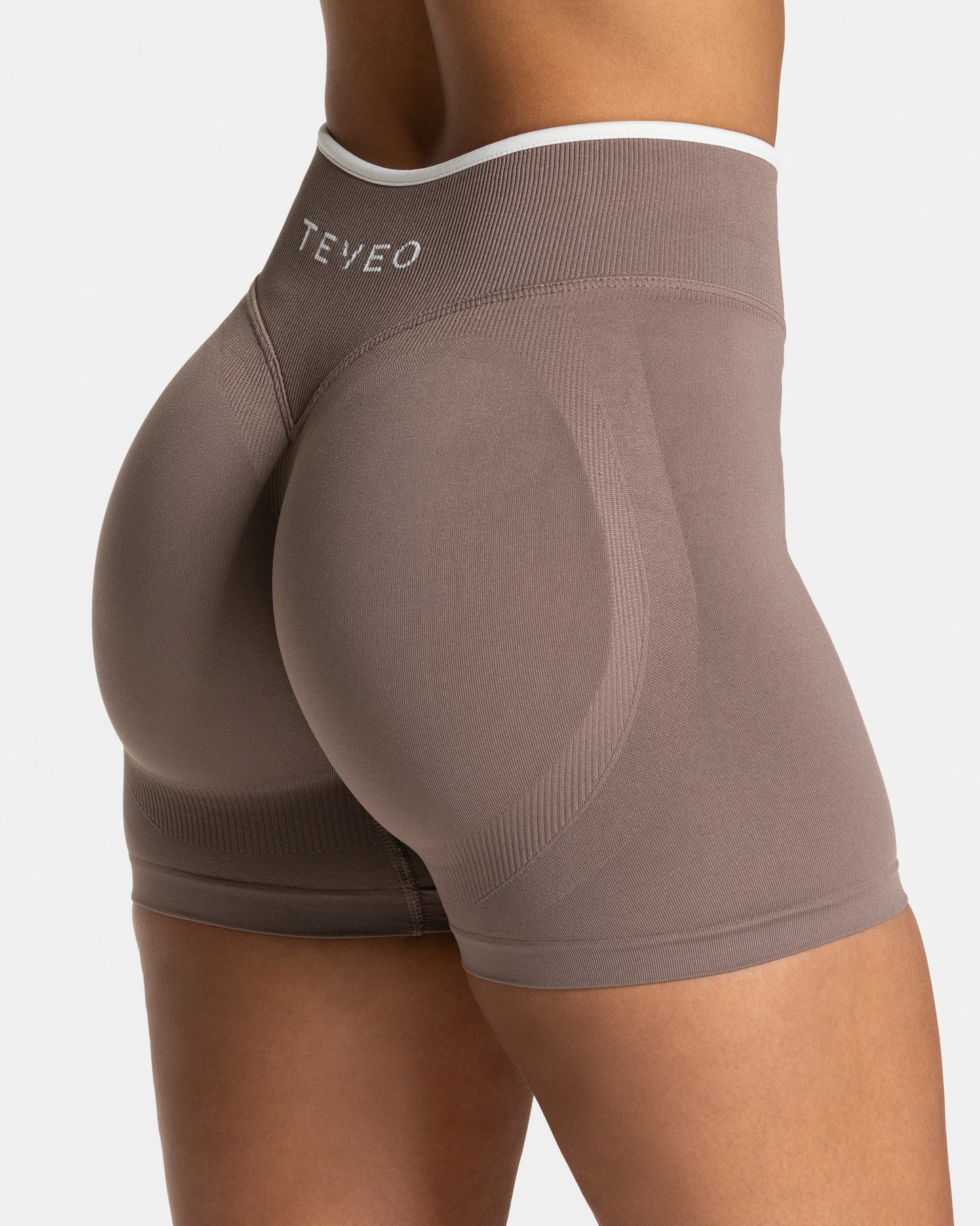 Contrastline Sculpt Scrunch Shorts ‘Mocha’