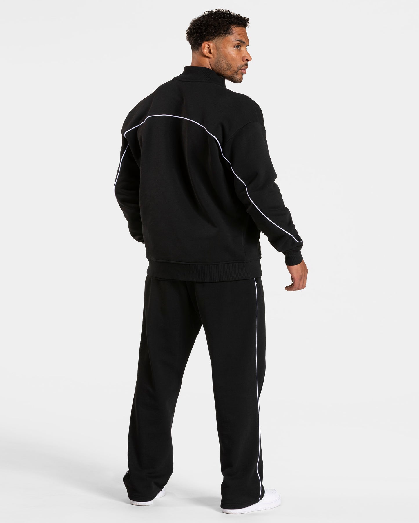 Contrastline Zip Sweater ‘Black – White’