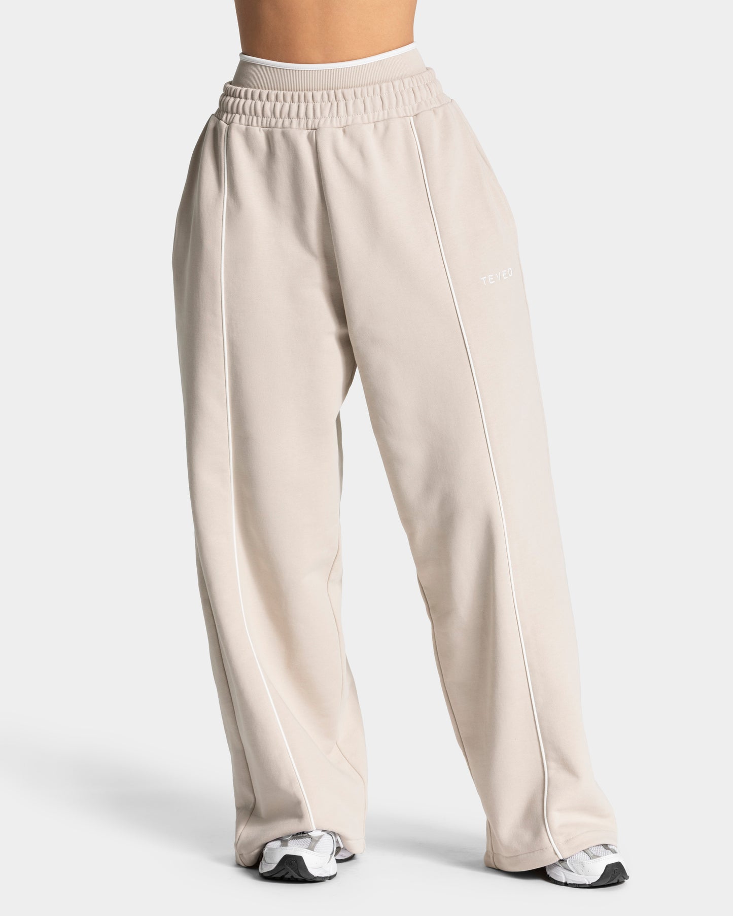 Contrastline Wide Leg Joggers ‘Cream’