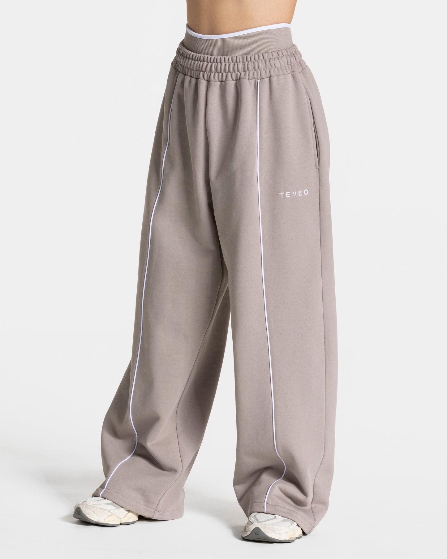 Contrastline Wide Leg Joggers ‘Stone’