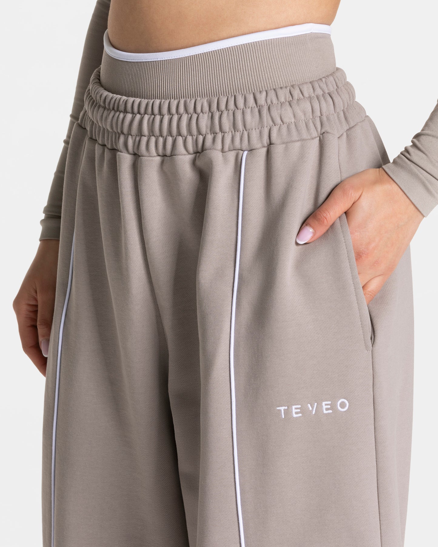 Contrastline Wide Leg Joggers ‘Stone’