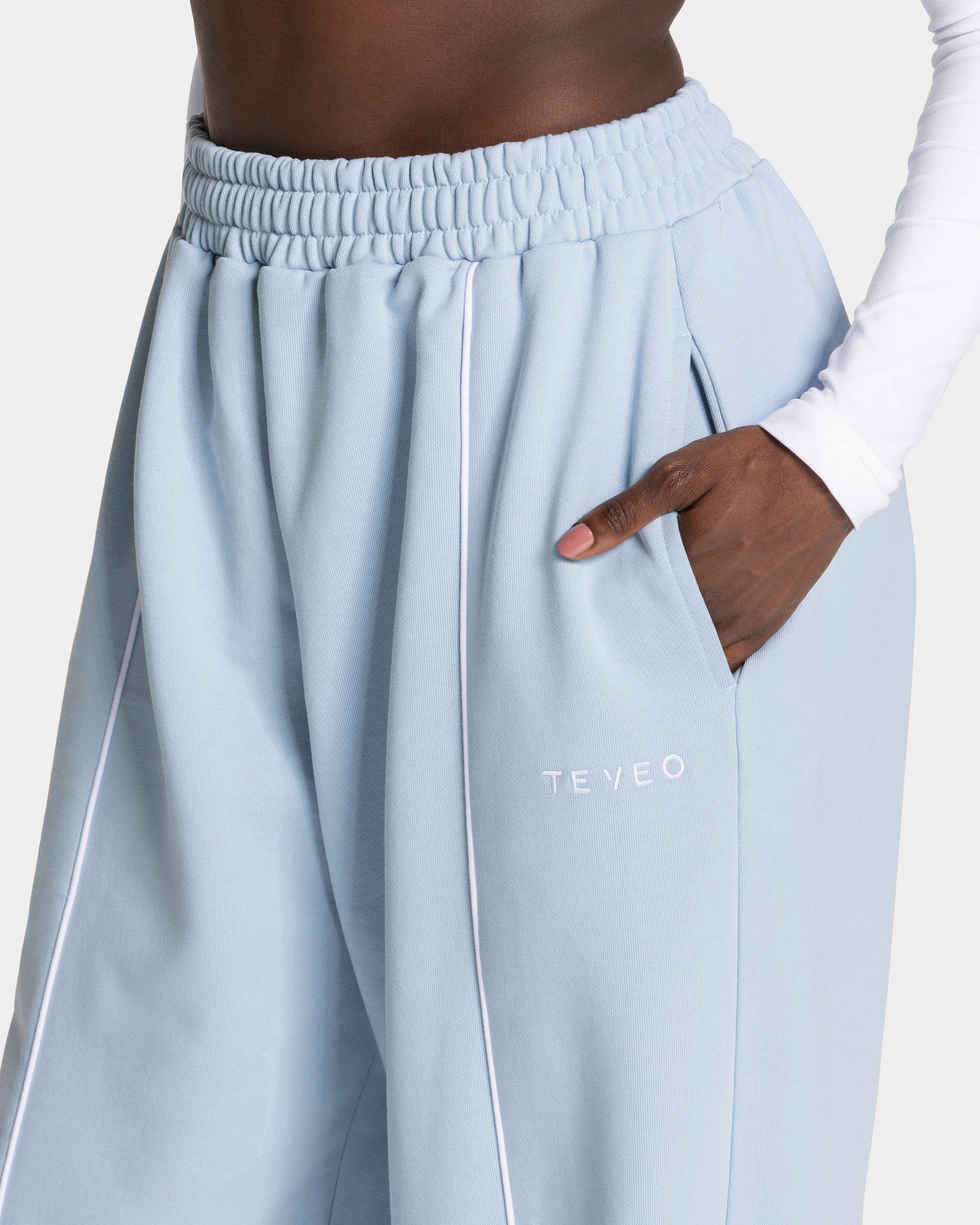 Contrastline Wide Leg Joggers ‘Baby Blue’