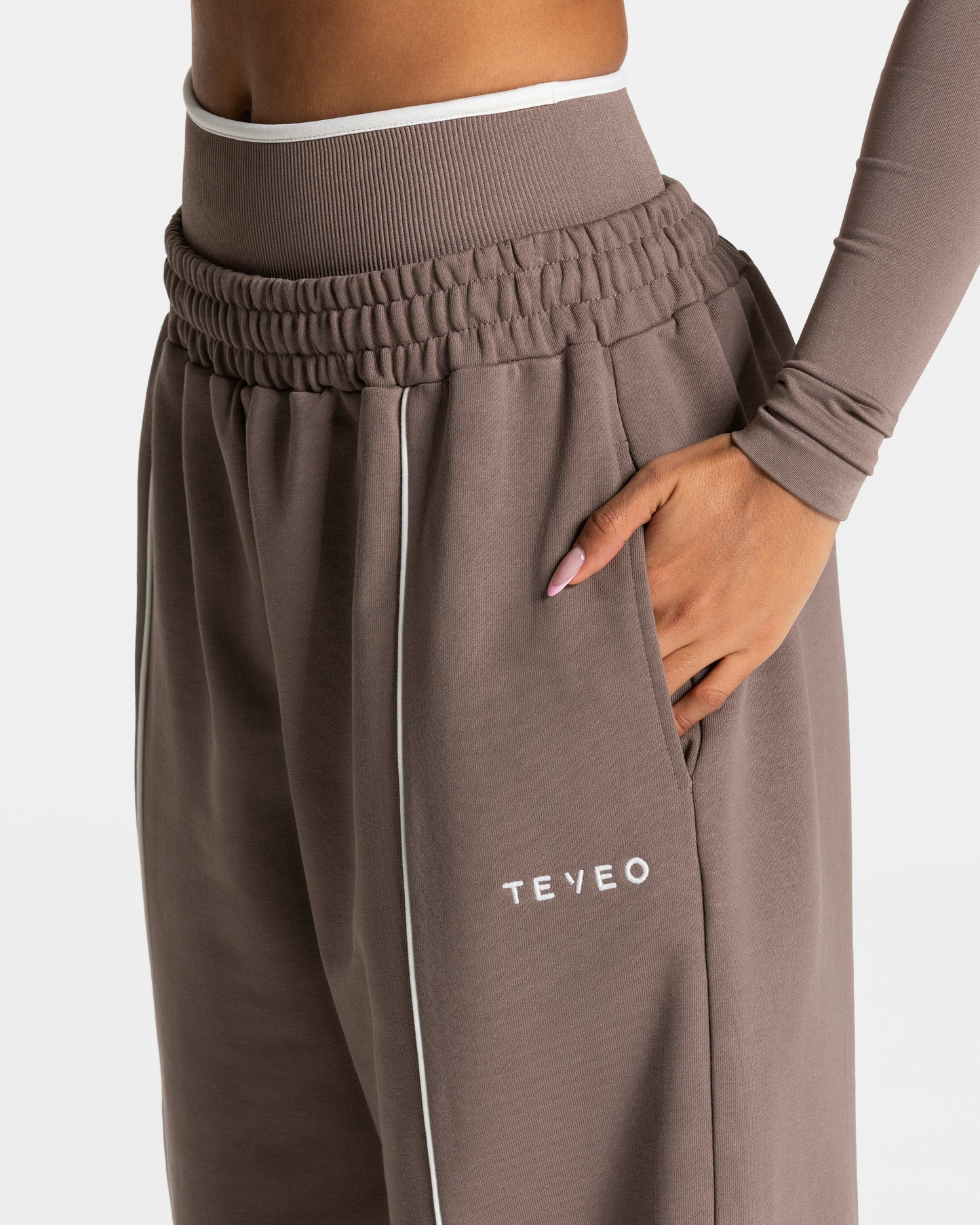 Contrastline Wide Leg Joggers ‘Mocha’
