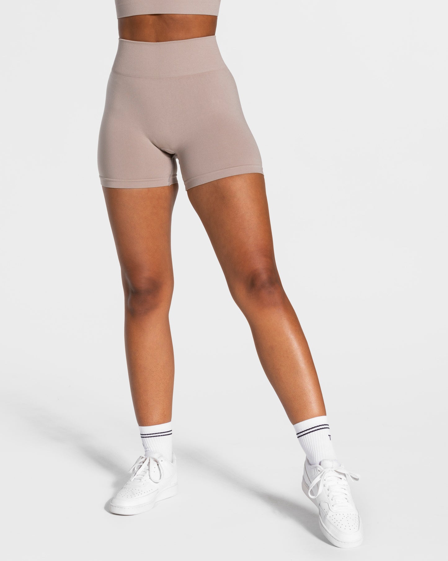 Timeless Scrunch Shorts ‘Dust’